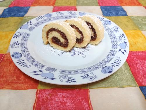 Jak uvařit piškotová roláda s višňovo kokosovou náplní? Snadné recept, připravený za Do 30 minut